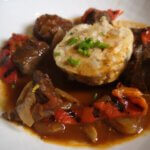 Daily Gusto Kochen Rezepte Essen Food up your life Blog Elias Bert Foodblog Gulasch Daily Gusto Style schmorgericht zwiebeln paprika rind rindfleisch ungarisch neu interpretiert
