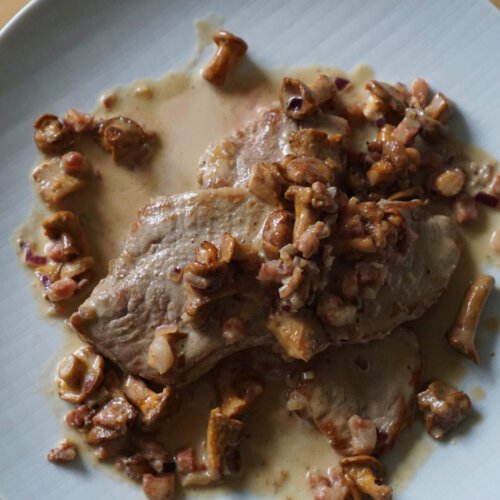 Schweineschnitzel mit Pfifferlingrahmsauce