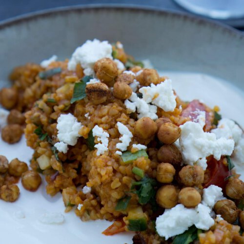 🥗 Türkischer Bulgursalat (Kisir) mit Joghurt & Harissa-Kichererbsen